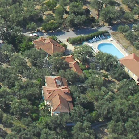 Christina 3* كيري